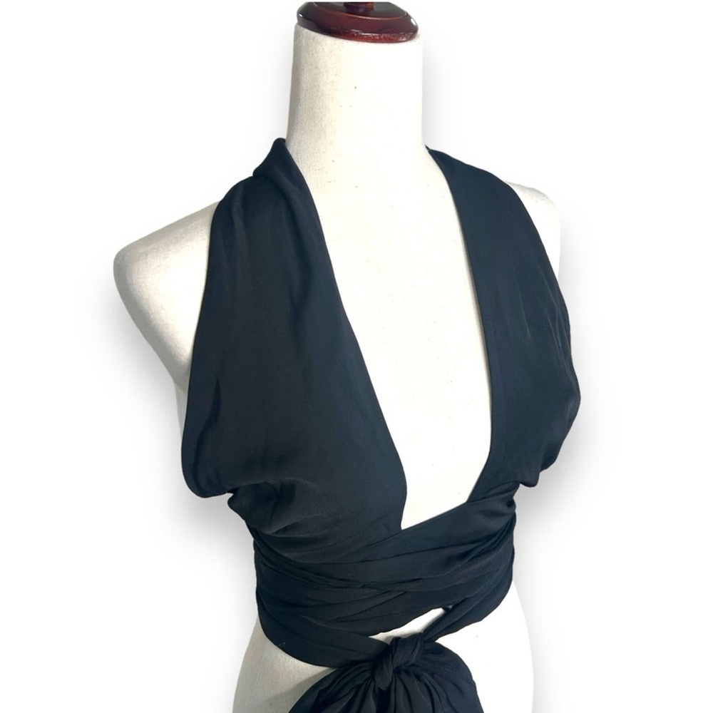 superdown Black Halter Crop Top - Picture 8 of 12